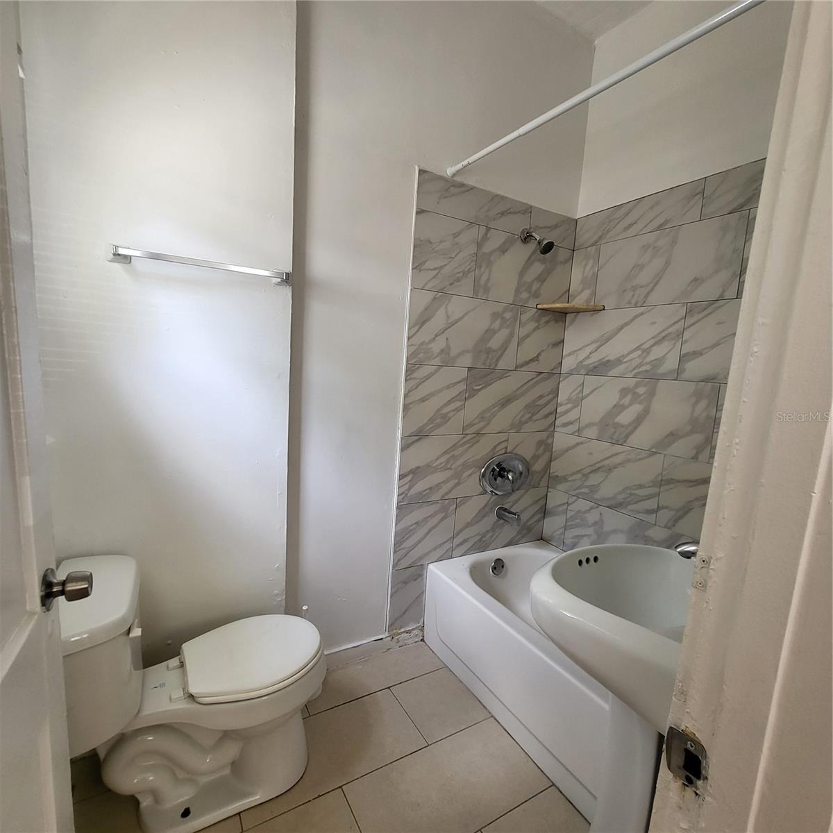 LARGO HEIGHTS REV - Residential Lease