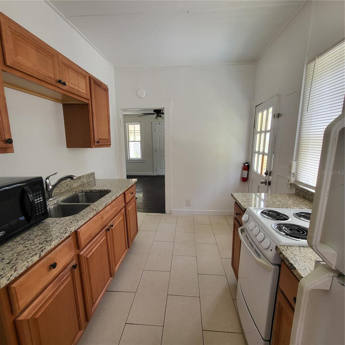 LARGO HEIGHTS REV - Residential Lease