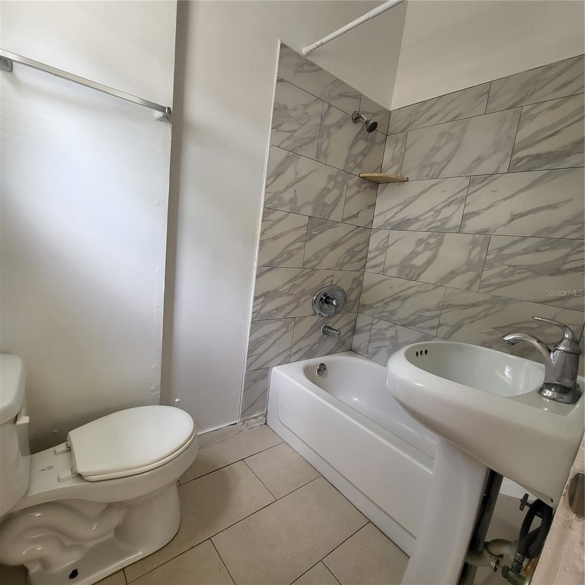LARGO HEIGHTS REV - Residential Lease