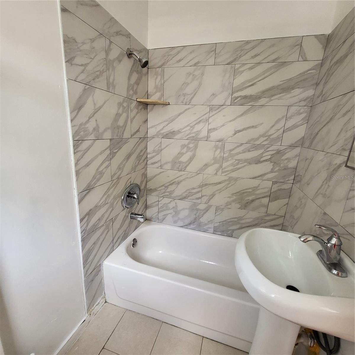 LARGO HEIGHTS REV - Residential Lease