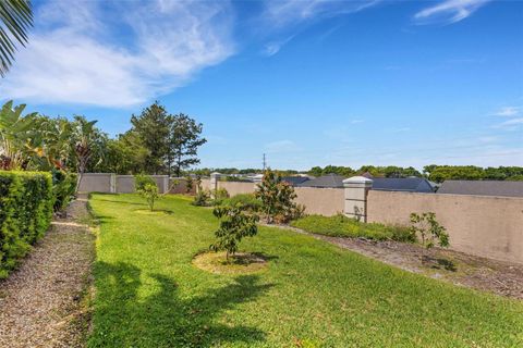 A home in LAKELAND