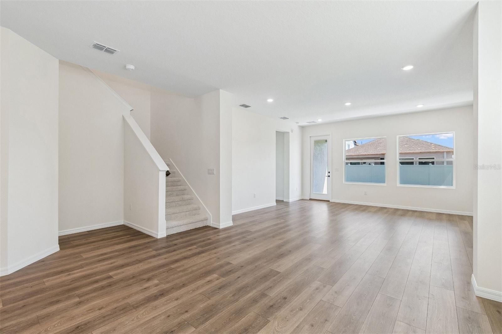 EASTLYN - Residential