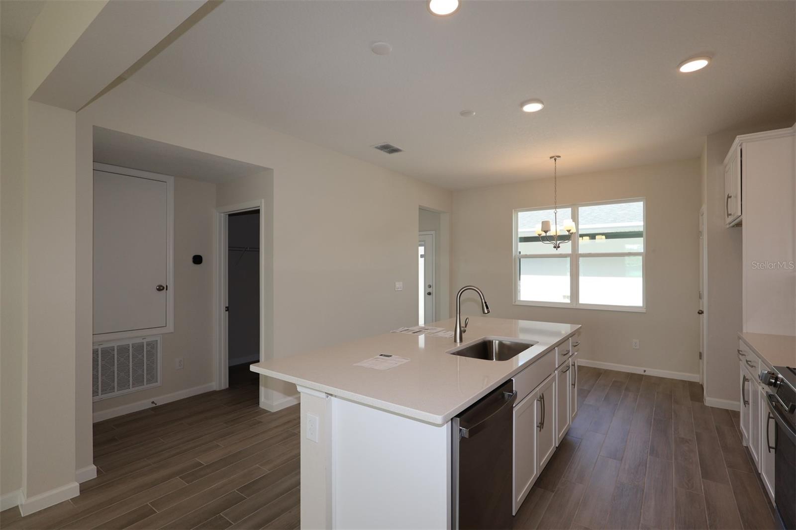 CENTER LAKE ON THE PARK - Residential