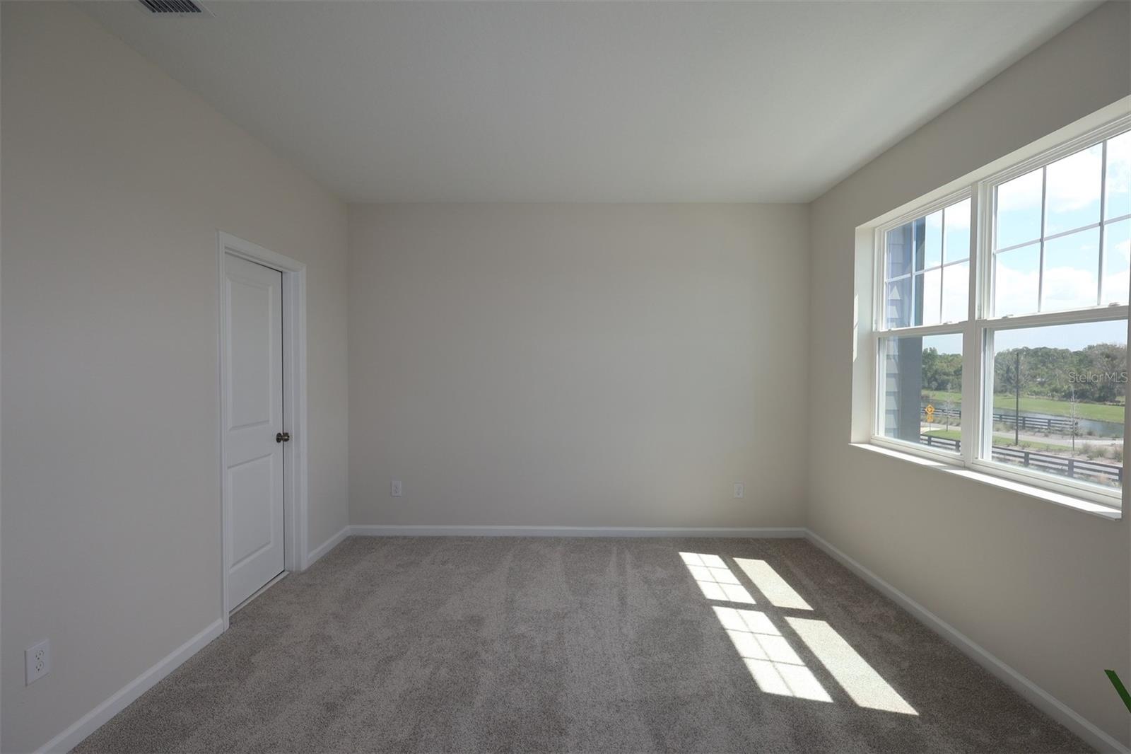 CENTER LAKE ON THE PARK - Residential