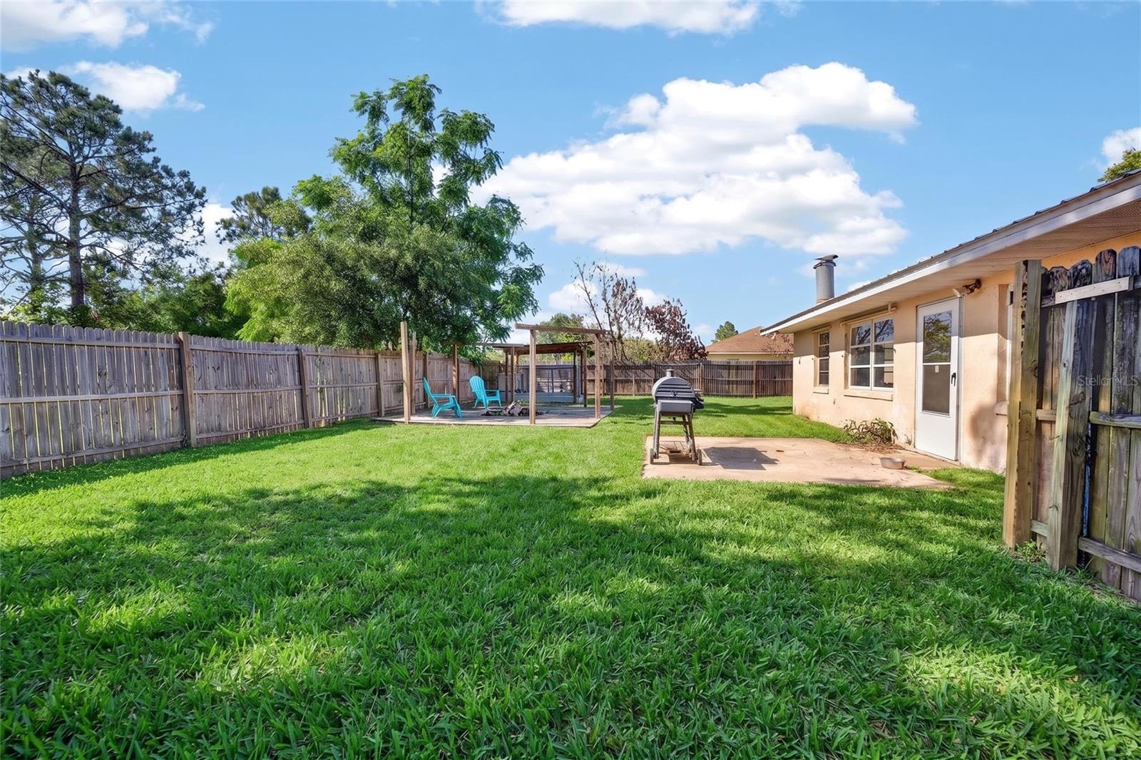 AVON PARK LAKES - Residential