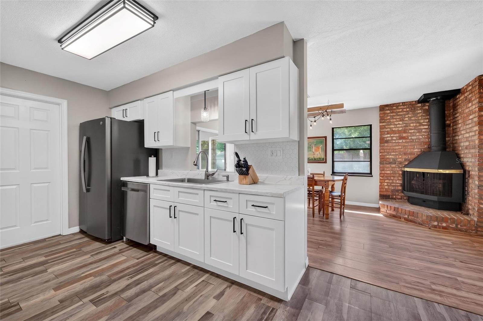 AVON PARK LAKES - Residential