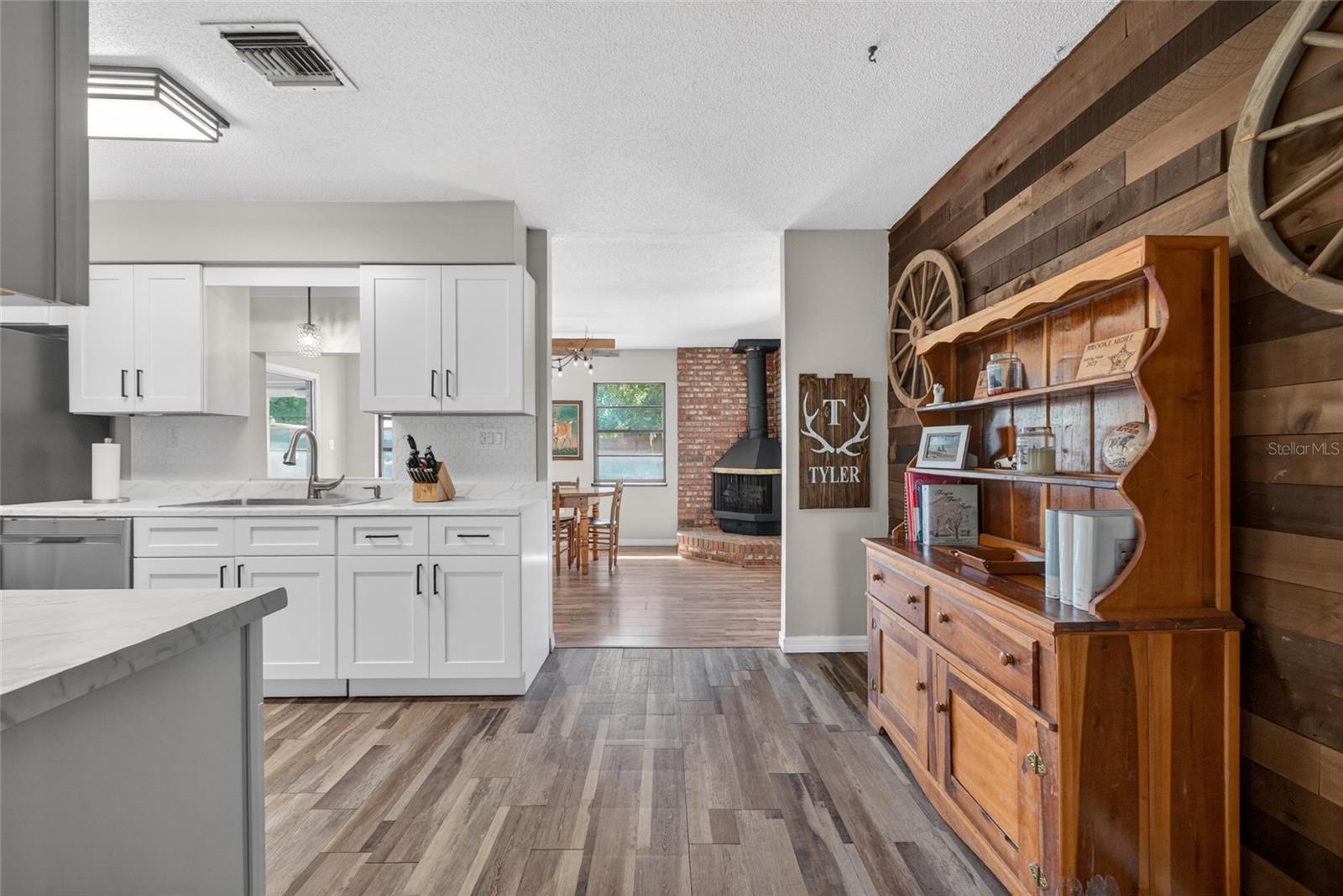 AVON PARK LAKES - Residential