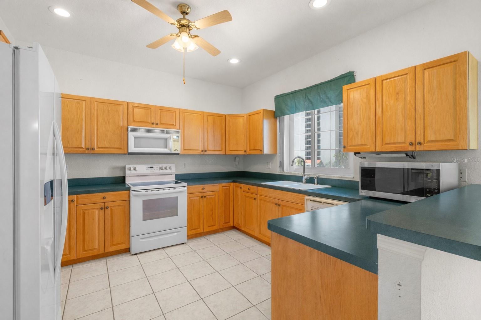 LONE PALM BEACH CONDO - Residential