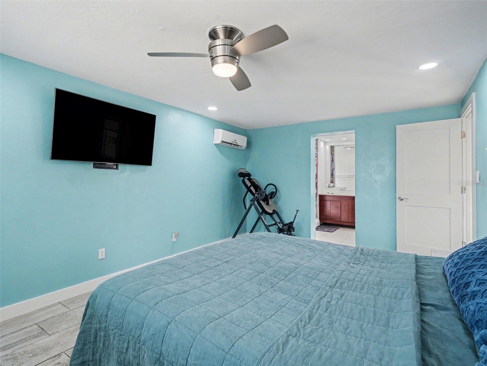 EAST VENICE - Residential