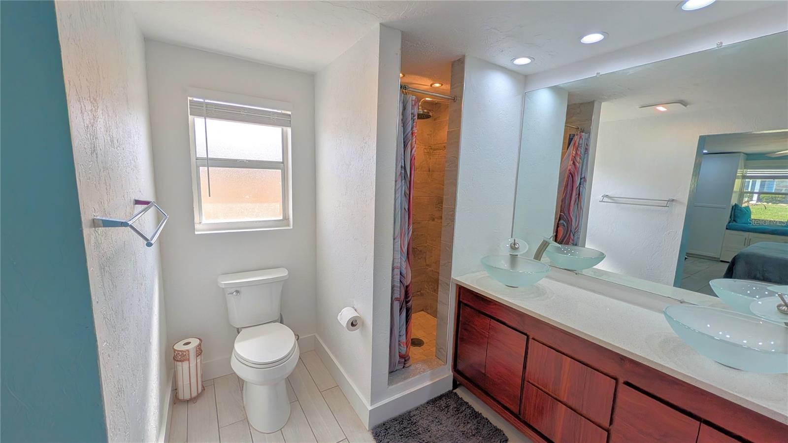 EAST VENICE - Residential