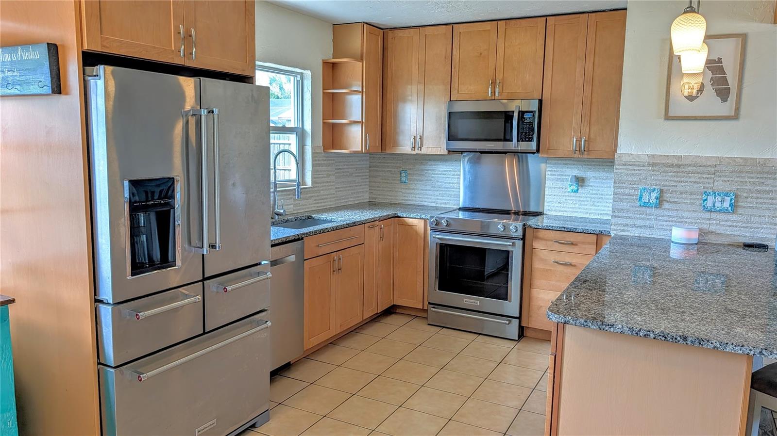 EAST VENICE - Residential