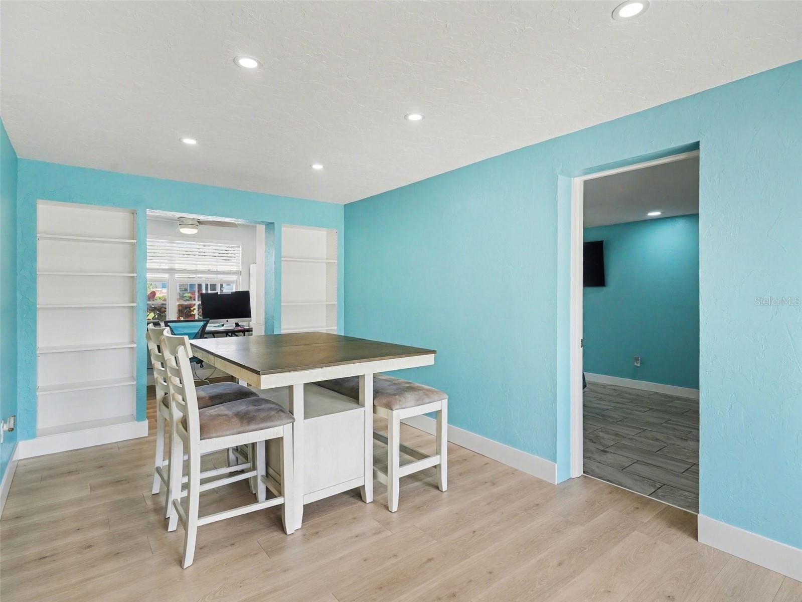 EAST VENICE - Residential