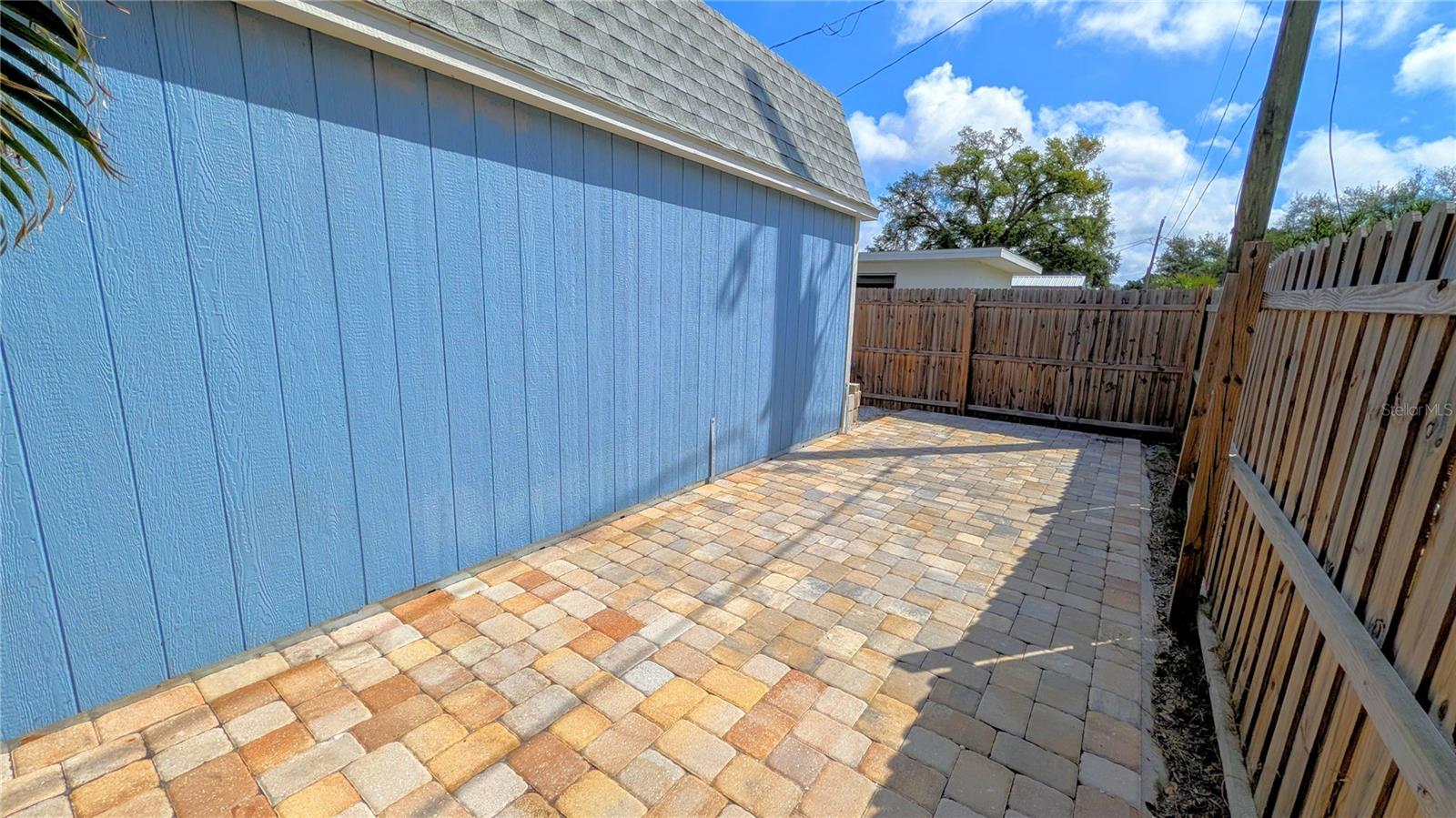 EAST VENICE - Residential