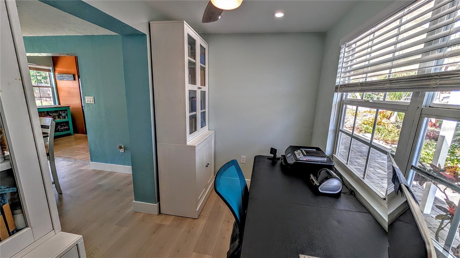 EAST VENICE - Residential