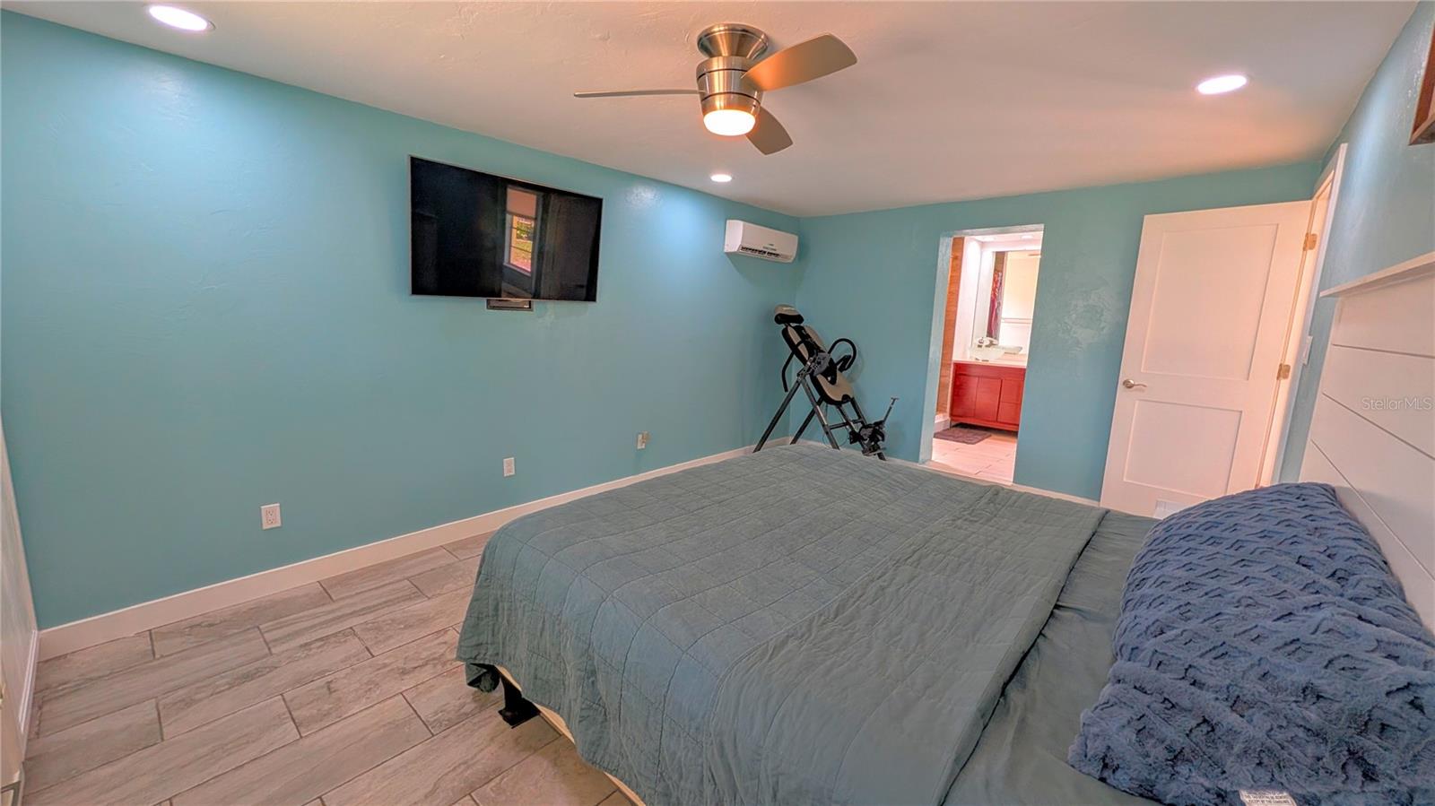 EAST VENICE - Residential