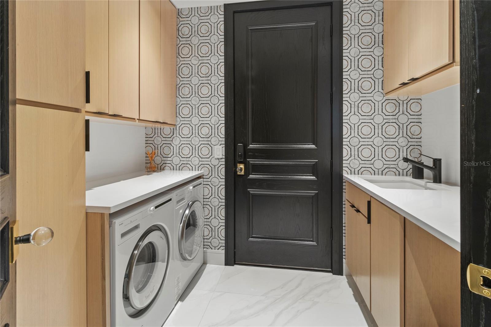 THE MOORINGS AT EDGEWATER IV - Residential Lease