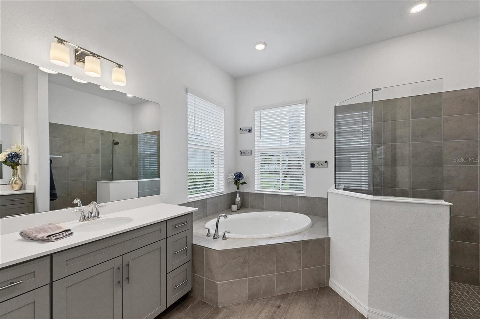 WELLEN PARK GOLF & COUNTRY CLUB - Residential