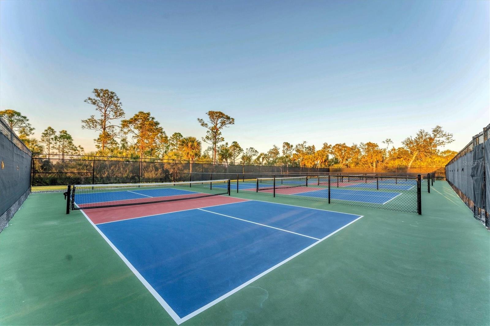 WELLEN PARK GOLF & COUNTRY CLUB - Residential