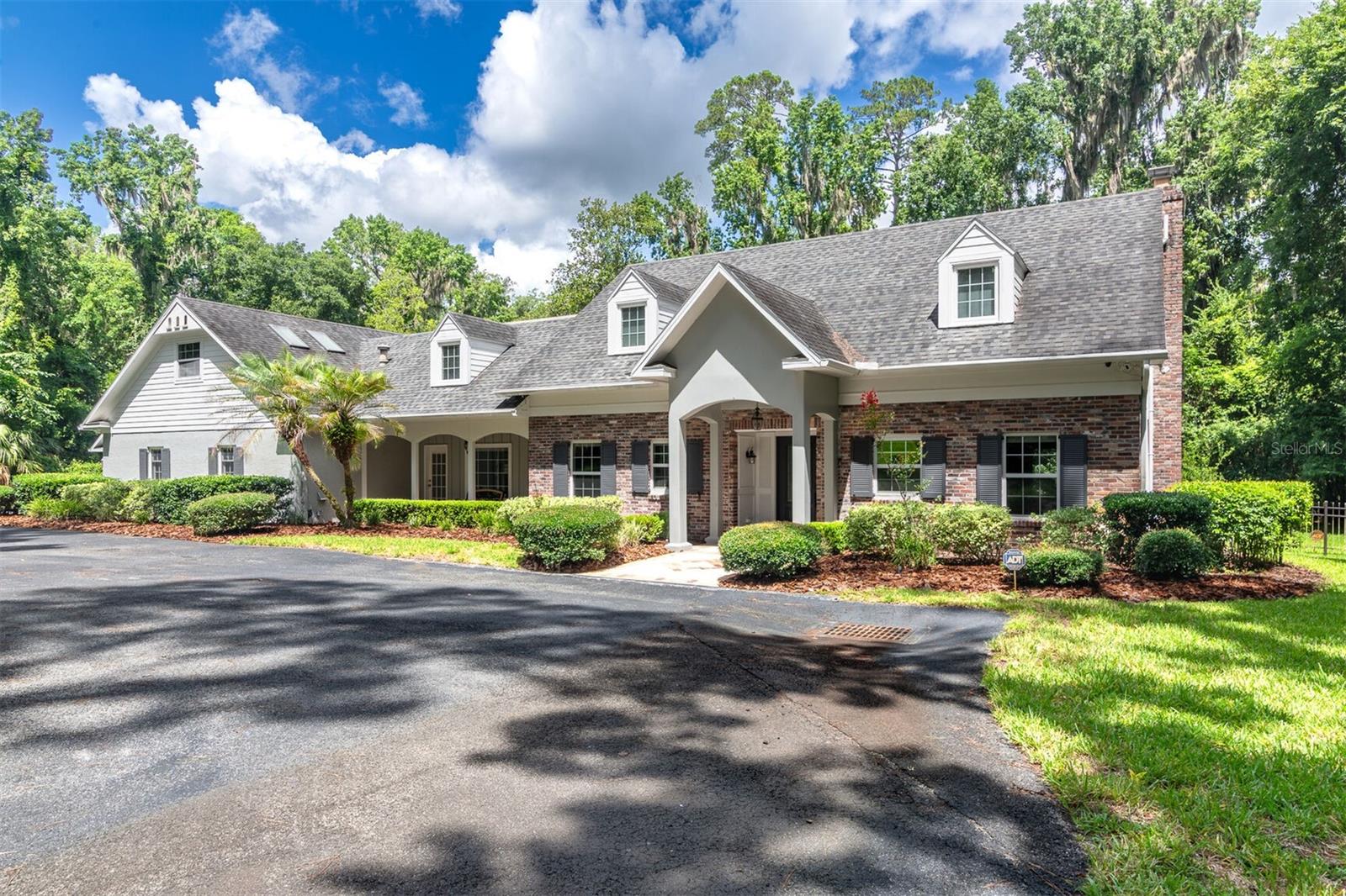 2506 SW 9TH DRIVE