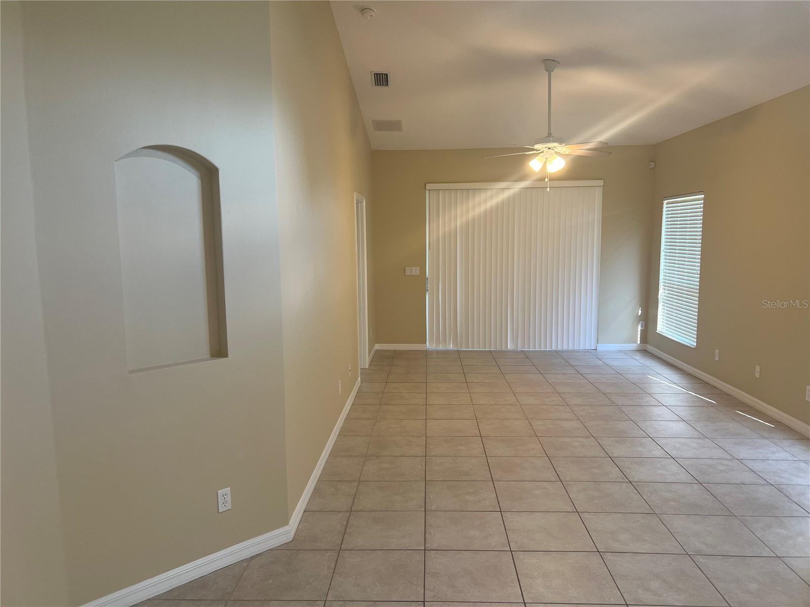 TRADITIONS PH 01 - Residential Lease