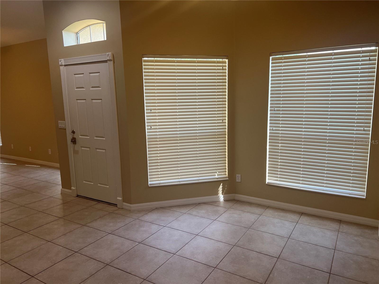 TRADITIONS PH 01 - Residential Lease