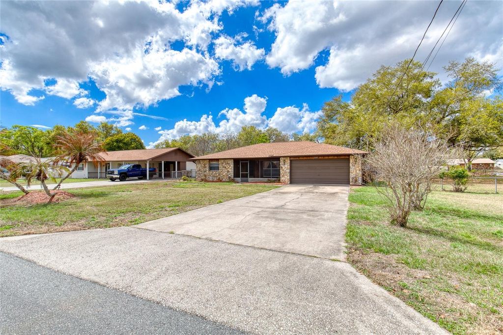 Photo of 27727 Lois Drive, Tavares, FL 32778 (MLS # V4947831)