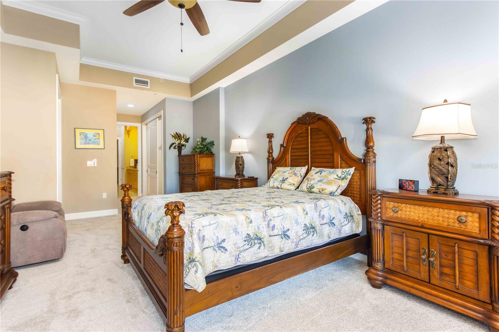 RESIDENCES AT WINDWARD PASSAGE CONDO - Residential