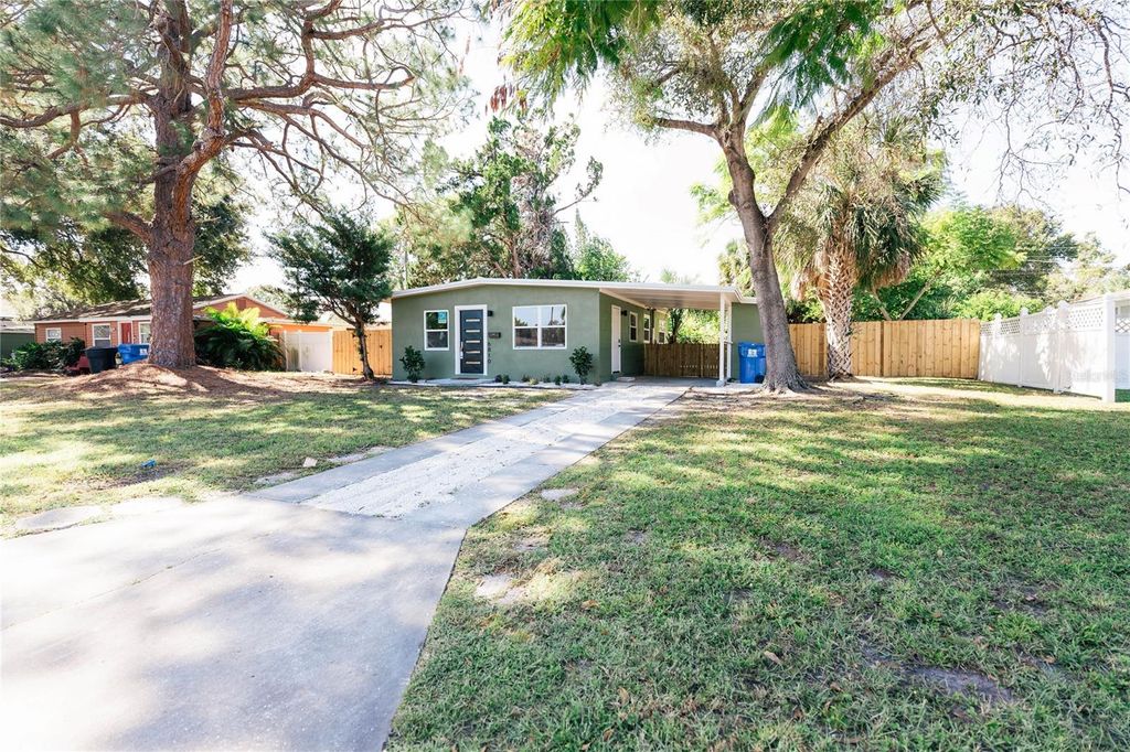 Photo of 6810 10th Street N, St Petersburg, FL 33702 (MLS # TB8433034)