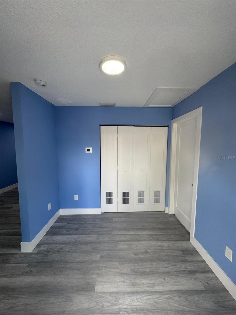 8517 N HIGHLAND AVENUE