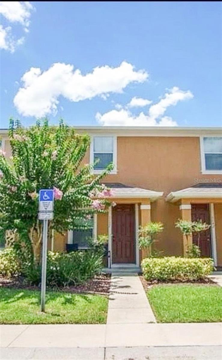 Don't miss this fantastic opportunity to rent a 2-bedroom, 2.5-bathroom townhouse in the gated community of Towns of Legacy Park! The first floor boasts a well-equipped kitchen with a breakfast bar, opening to a spacious living and dining area. With a focus on community, enjoy access to a sparkling community pool. The location can't be beat – nestled just off Hwy 27, south of Hwy 192, offering quick access to shopping, restaurants, I-4, and, of course, Walt Disney World.