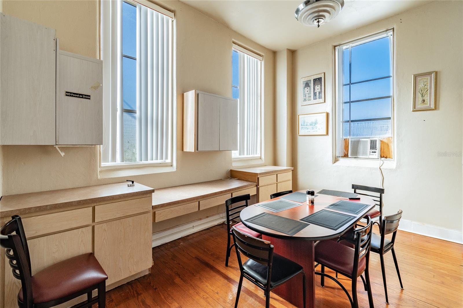 RIGGINS & STEPHENSONS ADD - Commercial Sale