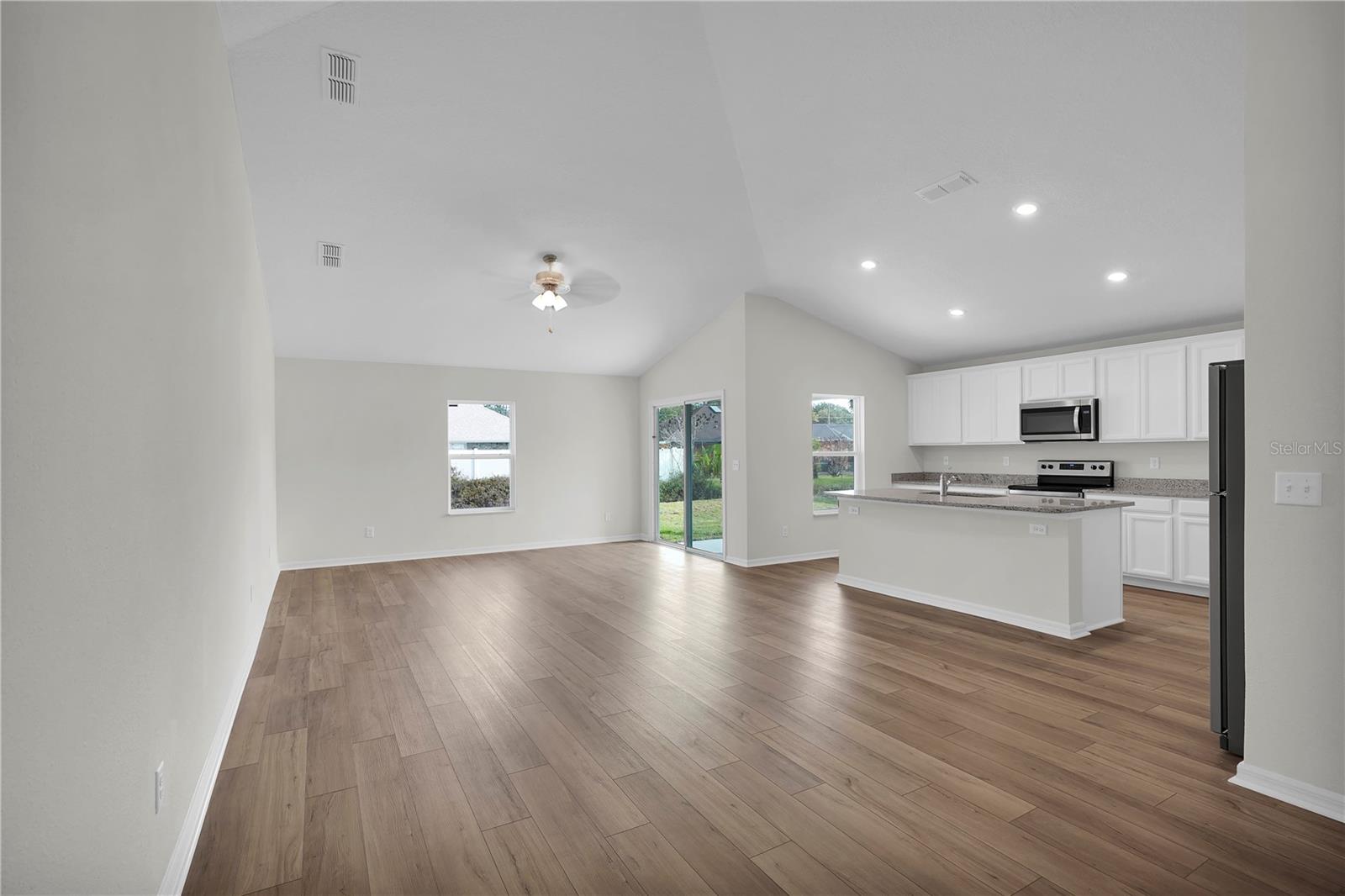 19 PINEAPPLE DRIVE