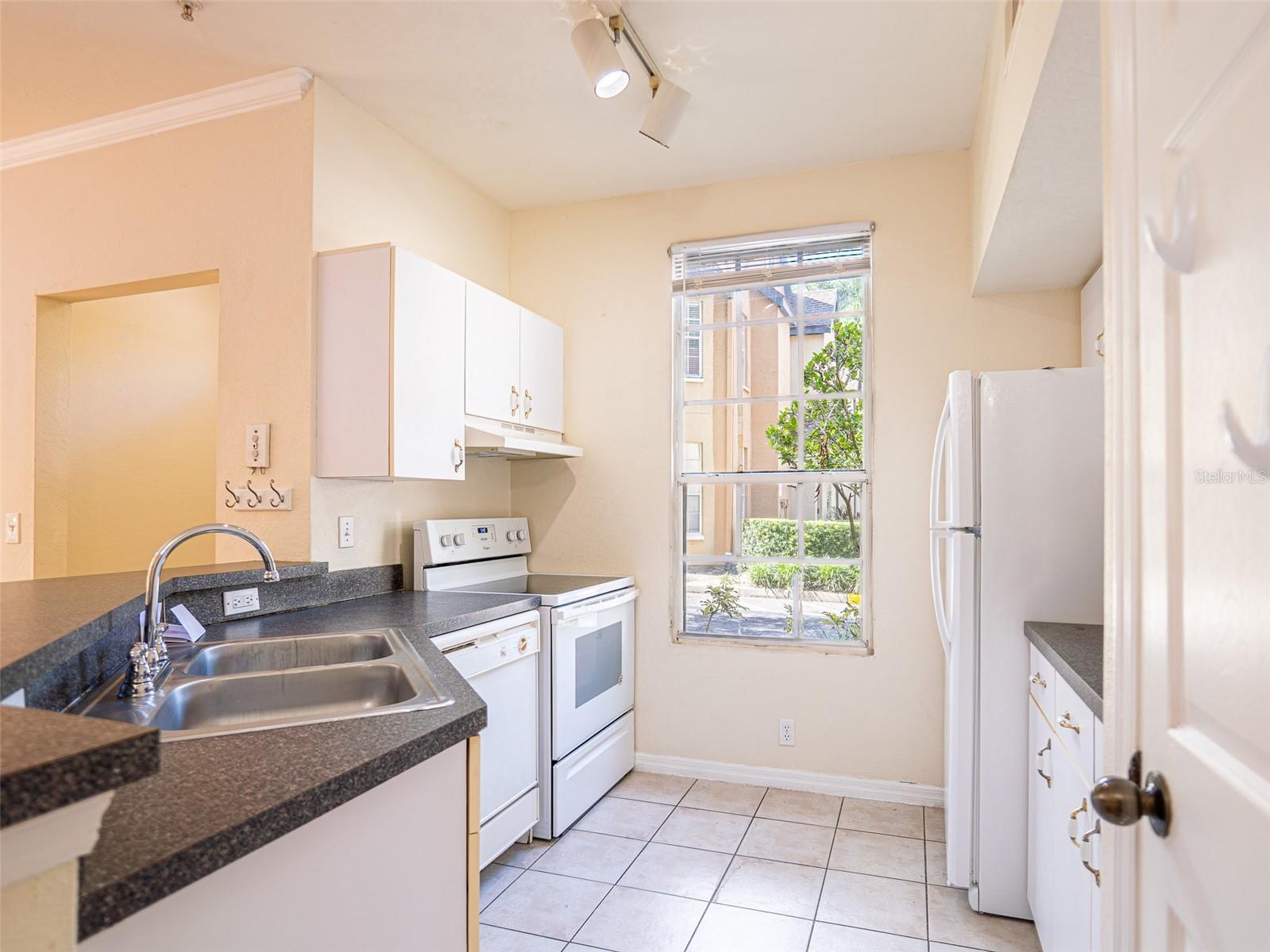 AZUR/METROWEST - Residential