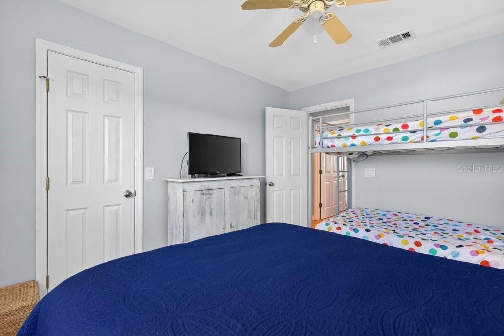 SUMMERHOUSE 02 BCH & RACQUET C - Residential