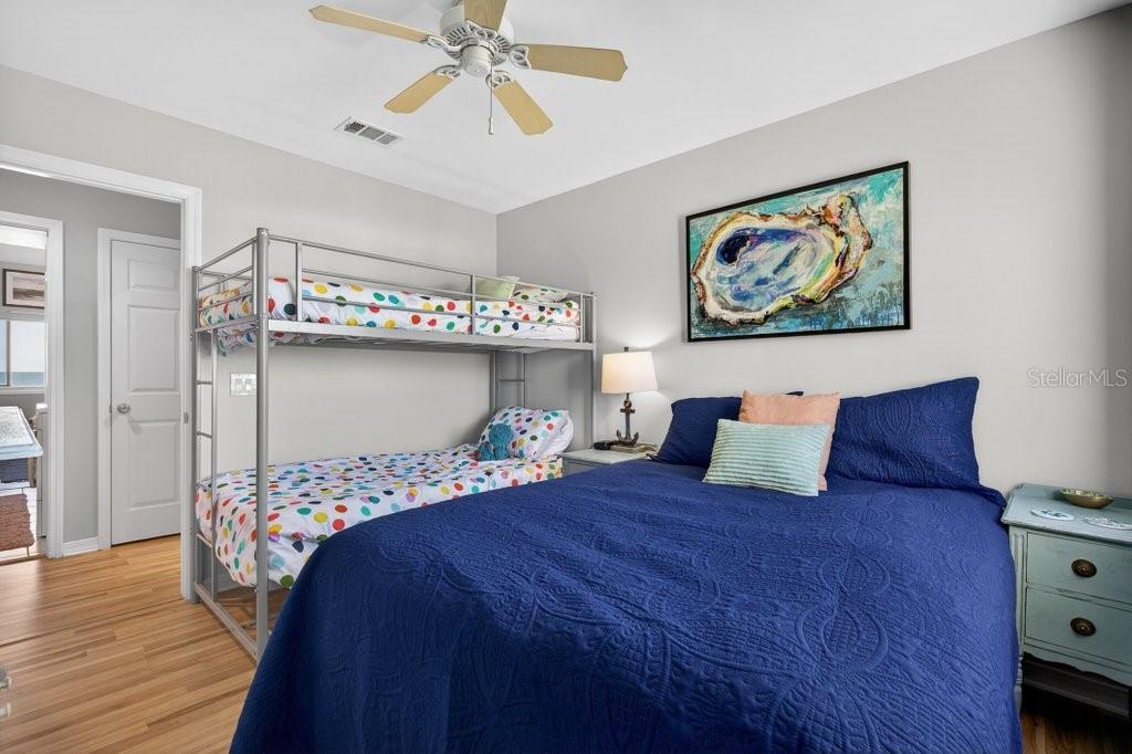 SUMMERHOUSE 02 BCH & RACQUET C - Residential