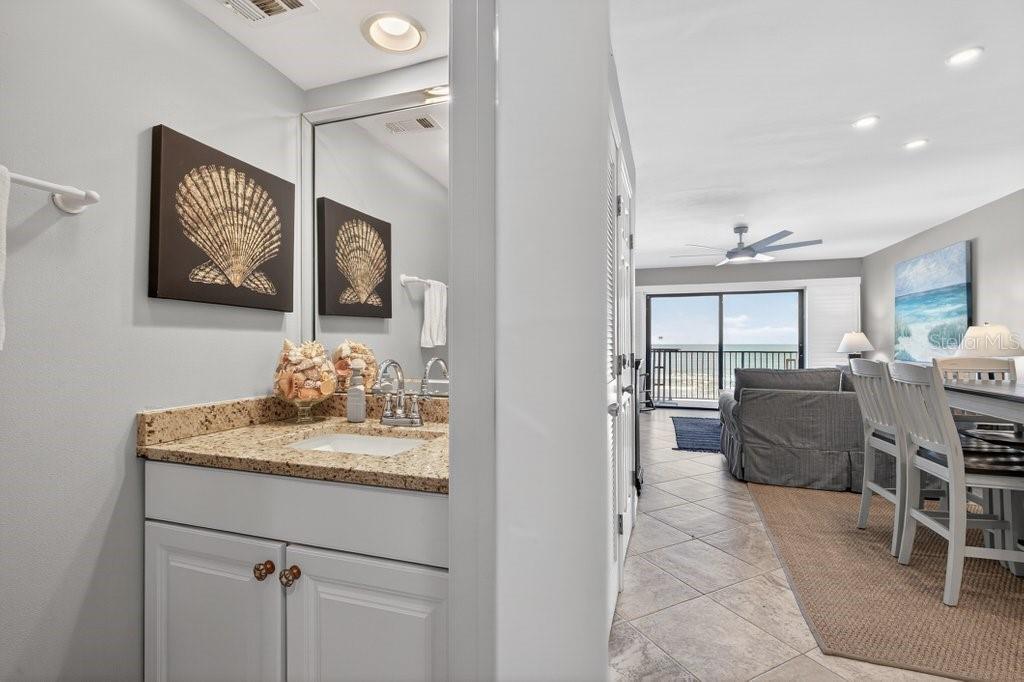 SUMMERHOUSE 02 BCH & RACQUET C - Residential