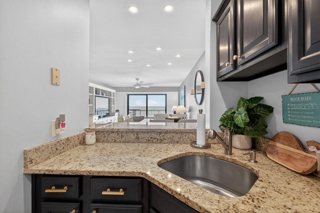 SUMMERHOUSE 02 BCH & RACQUET C - Residential