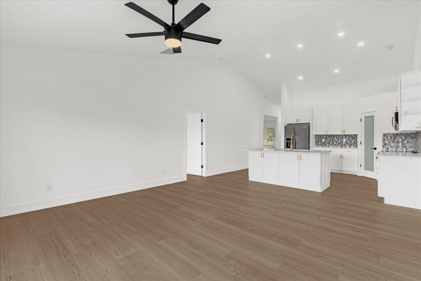 HATCHWOOD ESTATES - Residential