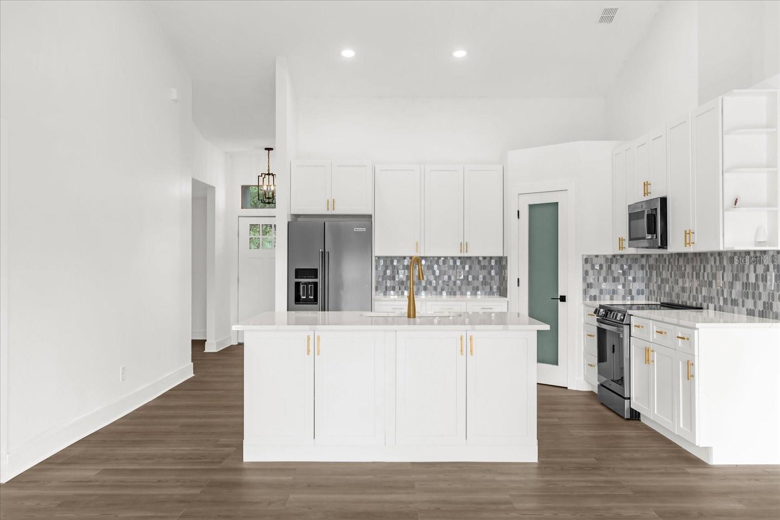 HATCHWOOD ESTATES - Residential