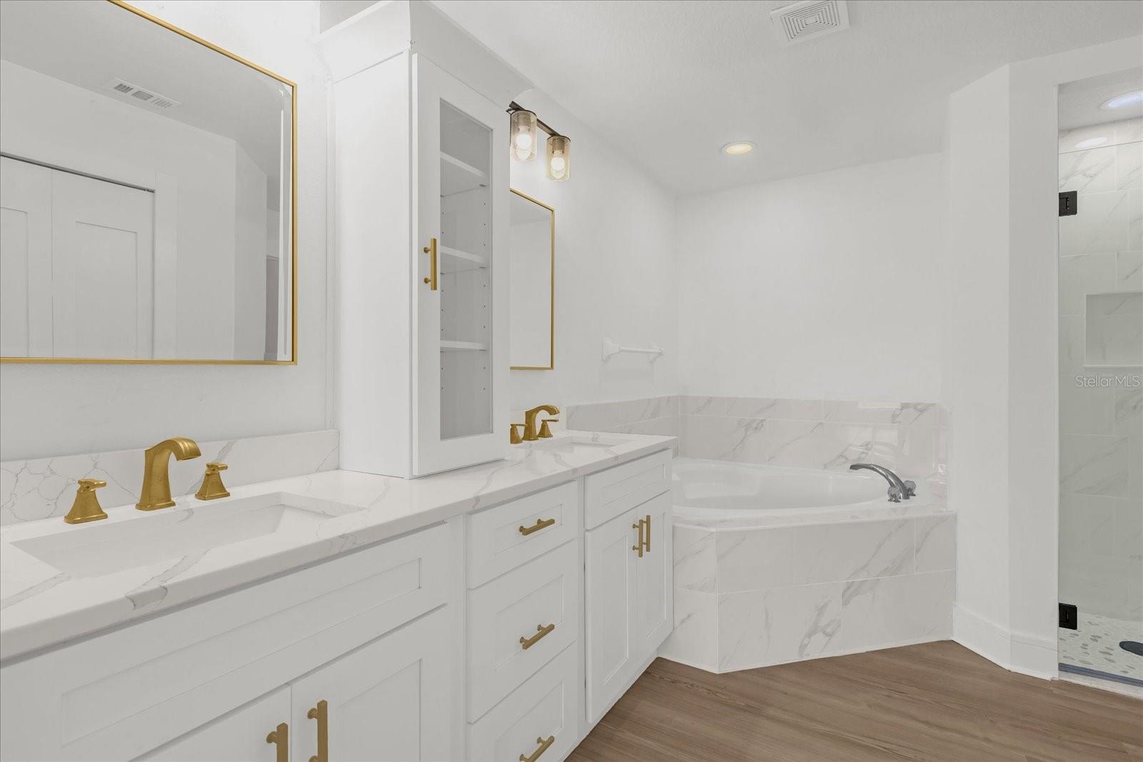 HATCHWOOD ESTATES - Residential