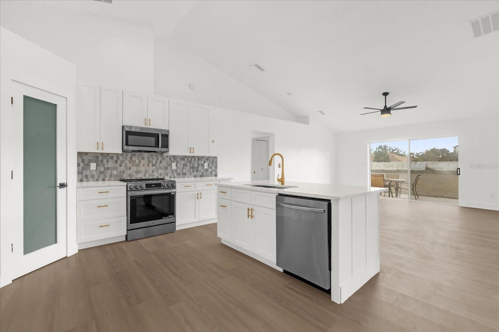 HATCHWOOD ESTATES - Residential