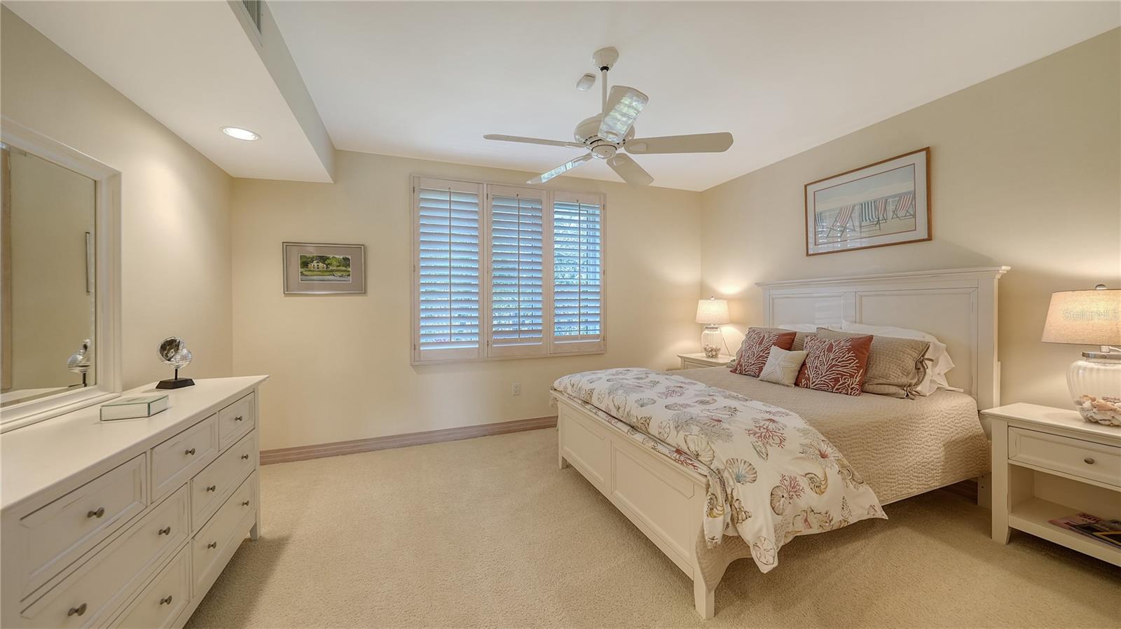 BAY ISLES - Residential