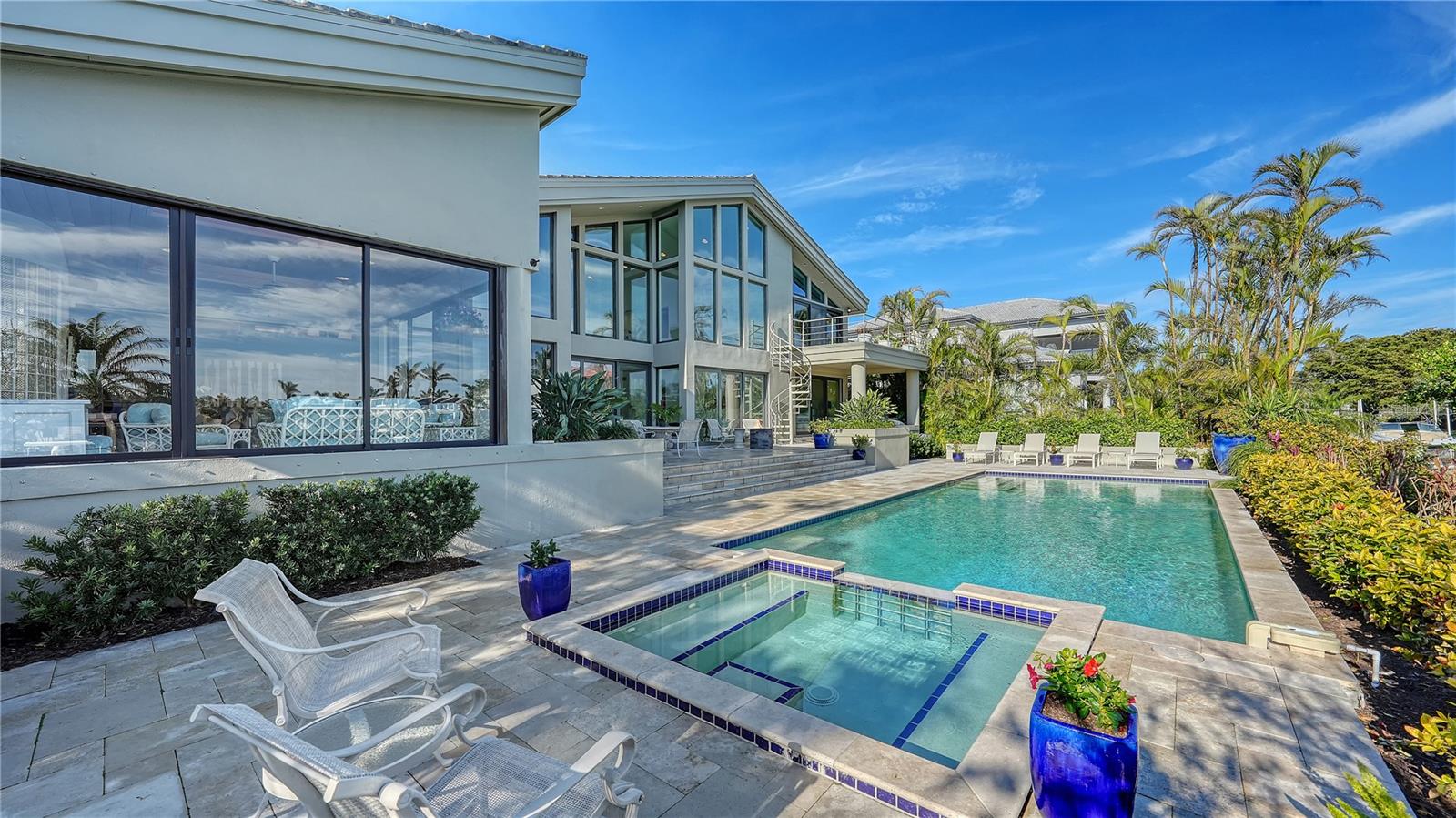 BAY ISLES - Residential