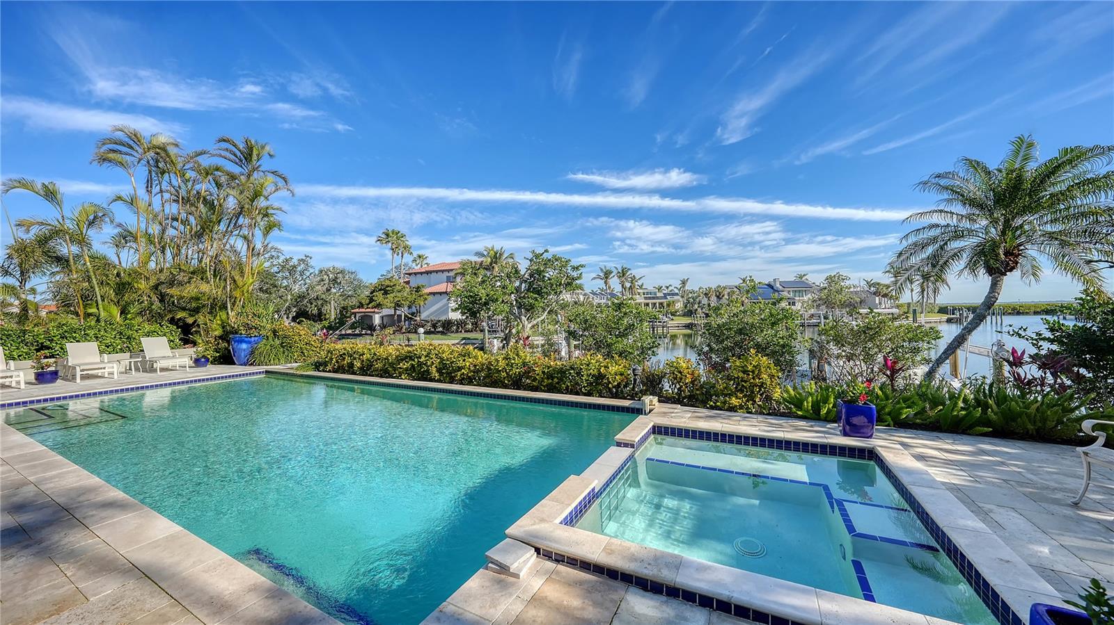 BAY ISLES - Residential