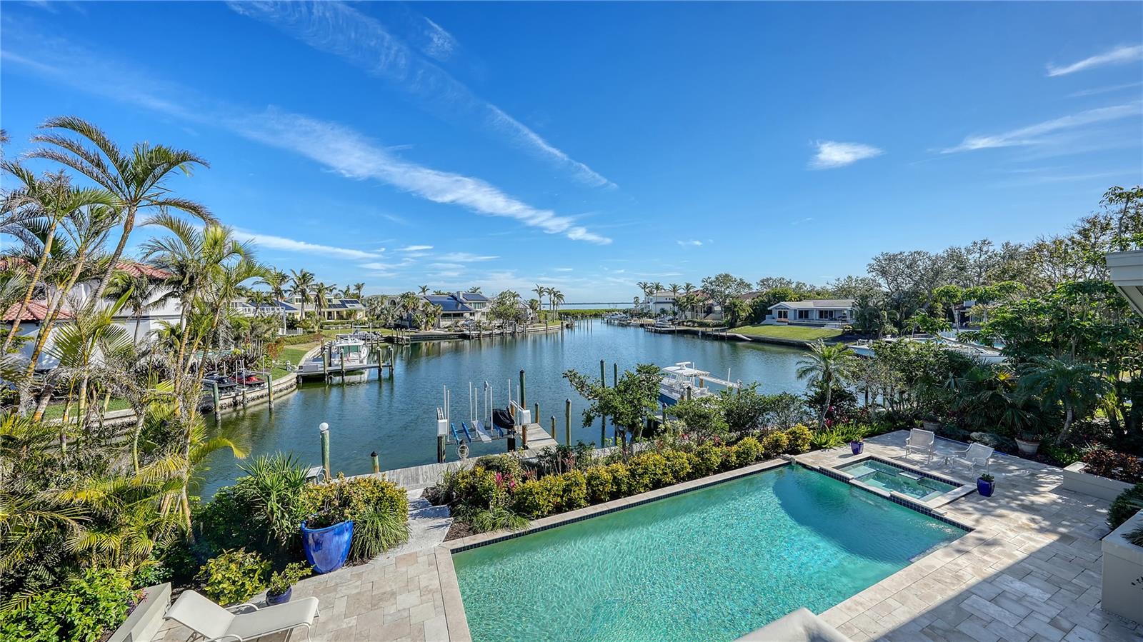 BAY ISLES - Residential