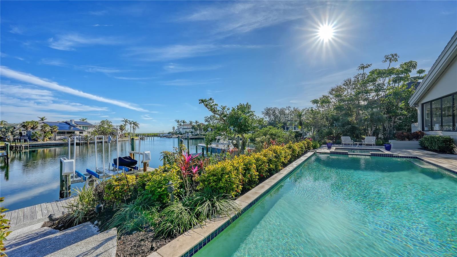 BAY ISLES - Residential