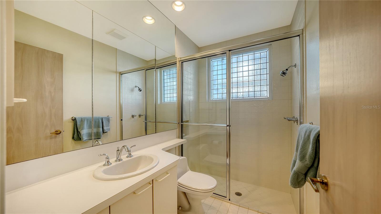 BAY ISLES - Residential