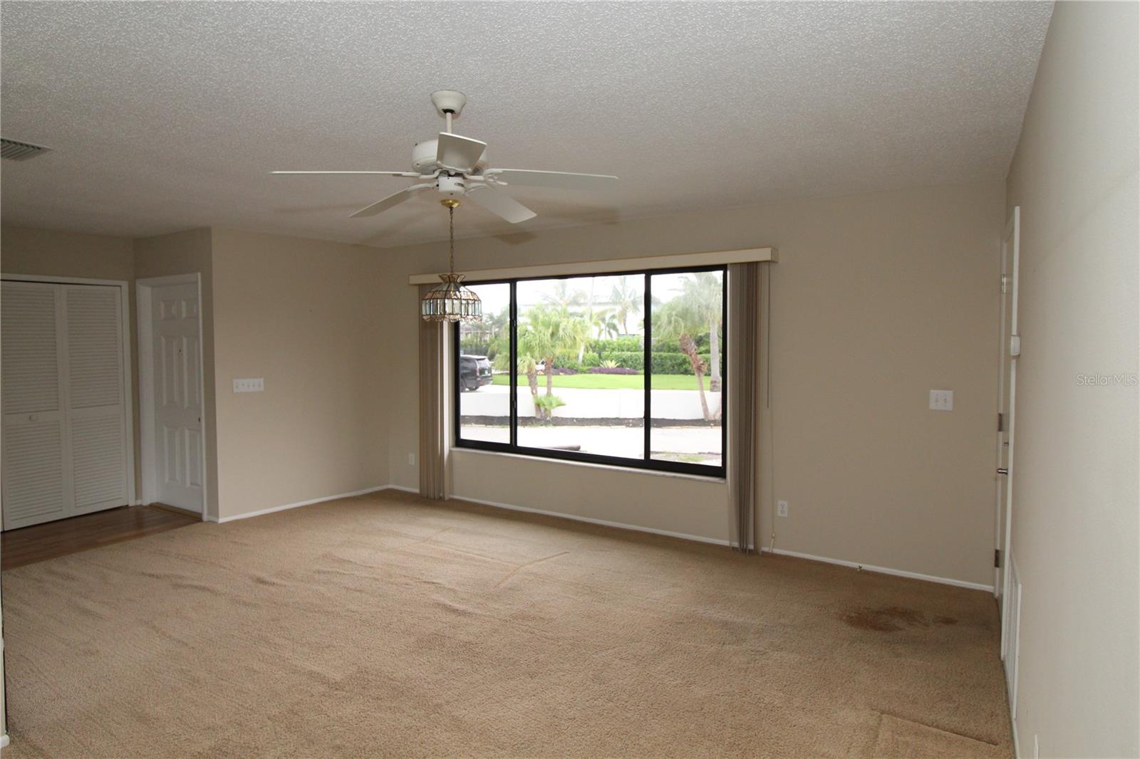 753 TROPICAL CIRCLE
