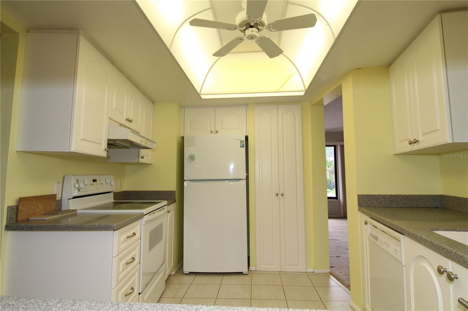 753 TROPICAL CIRCLE