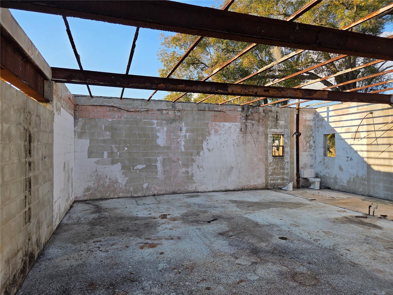 FRUITLAND HEIGHTS - Land